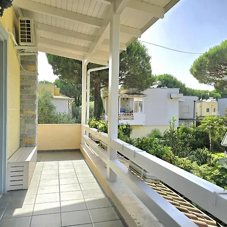 Seaside Serenity Stylish 3-bedroom Plazhi San Pietro