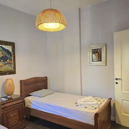 Seaside Serenity Stylish 3-bedroom Villa *
